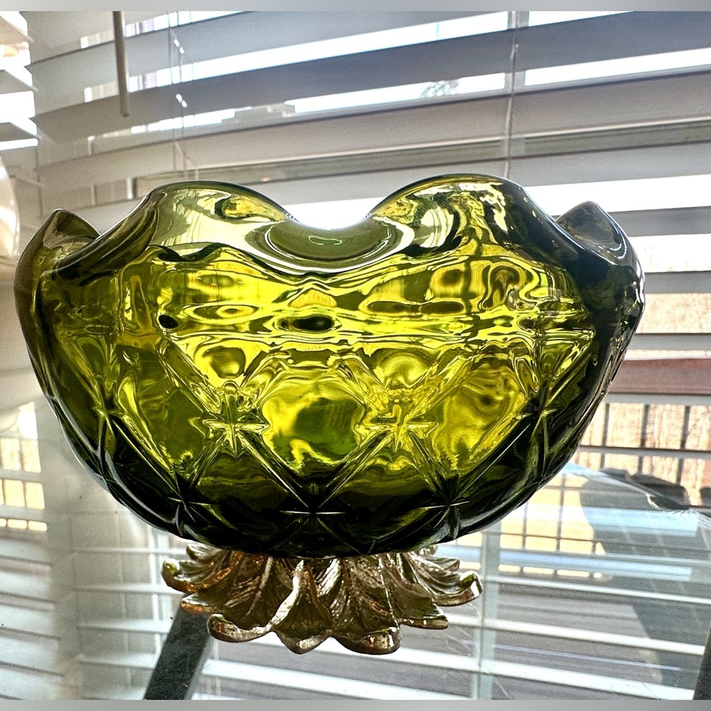 VTG Indiana Glass Diamond Point Footed Avacado Bowl w/Metal Leaf Base - Picture 8 of 9